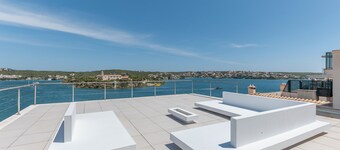 Villa 'Hastinapura' con vista mare, piscina privata e Wi-Fi