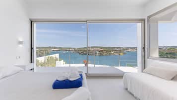 5 Schlafzimmer, Bügeleisen/Bügelbrett, kostenloses WLAN, Bettwäsche