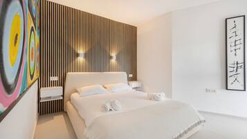 5 bedrooms, iron/ironing board, free WiFi, bed sheets