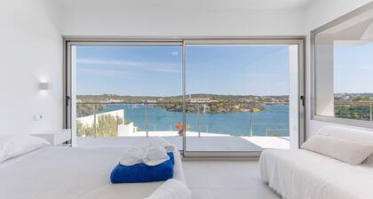 Villa 'Hastinapura' mit Meerblick, privatem Pool und WLAN