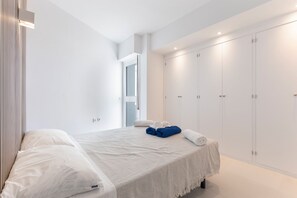 5 makuuhuonetta, silitysrauta/-lauta, ilmainen Wi-Fi, vuodevaatteet