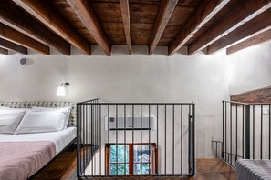 1 chambre, fer et planche à repasser, accès Internet, draps fournis