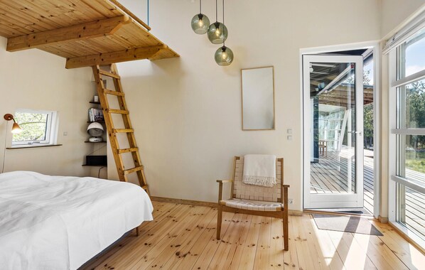 3 bedrooms, travel cot, free WiFi