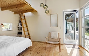 3 bedrooms, travel cot, free WiFi
