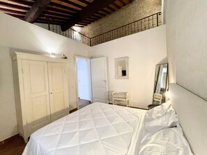 1 bedroom, free WiFi, bed sheets - Holiday Apartment "Camelie" with Shared Pool, Shared Garden & Wi-Fi (Montepulciano)