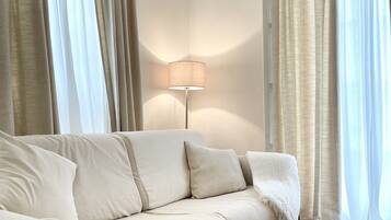 Télévision, cheminée