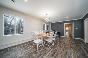Dining - Henderson Homestead on 3 acres - 3 Bed Pet Friendly East St Paul Sleeps 6-10!  (East Saint Paul)
