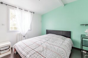 4 chambres, fer et planche à repasser, Wi-Fi gratuit, draps fournis