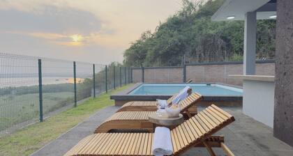 Villa de lujo 🌅 con tina frente a la laguna, alberca, jacuzzi, y horno de pizza