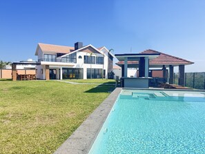 Outdoor pool - Luxury villa 🌅 with lagoon-facing bathtub, jacuzzi, grill and pizza oven 🍕 (Ver.)