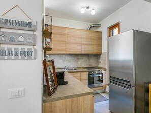 Kühlschrank, Ofen, Geschirrspüler, Toaster