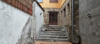 Casa Rural LOS Tejados Cerca de la Estacion de Esqui de La Covatilla!!