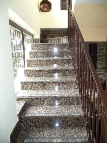 Casa Rural LOS Tejados Cerca de la Estacion de Esqui de La Covatilla!!