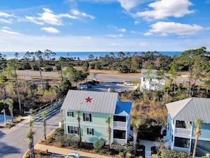 Exterior - "BAY WATCH" IS A 2BD IMMACULATE COTTAGE W/BAY VIEWS, 2 COMMUNITY POOLS! PET FRIENDLY! (Port Saint Joe)