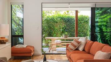 Smart TV, fireplace, offices