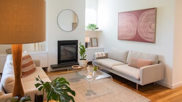 Smart TV, fireplace, offices