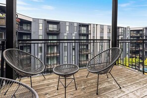 Apartment, 3 Bedrooms, Non Smoking | 2 Units | Balcony