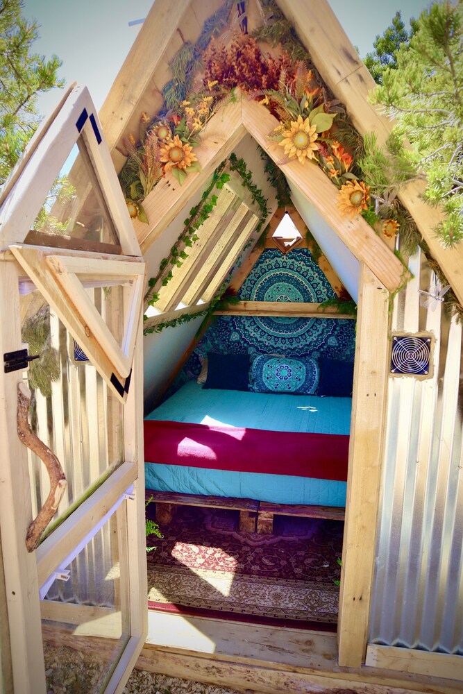 Hot Tub & Pet friendly. A true bed and breakfast. A unique one of a