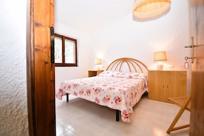 2 bedrooms - Cottage with large outdoor space and A/C (Aglientu)