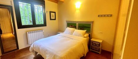 2 Schlafzimmer, Bügeleisen/Bügelbrett, Bettwäsche