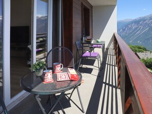 Outdoor dining - Europa Ouest / APT 74 by Interhome (Crans-Montana)