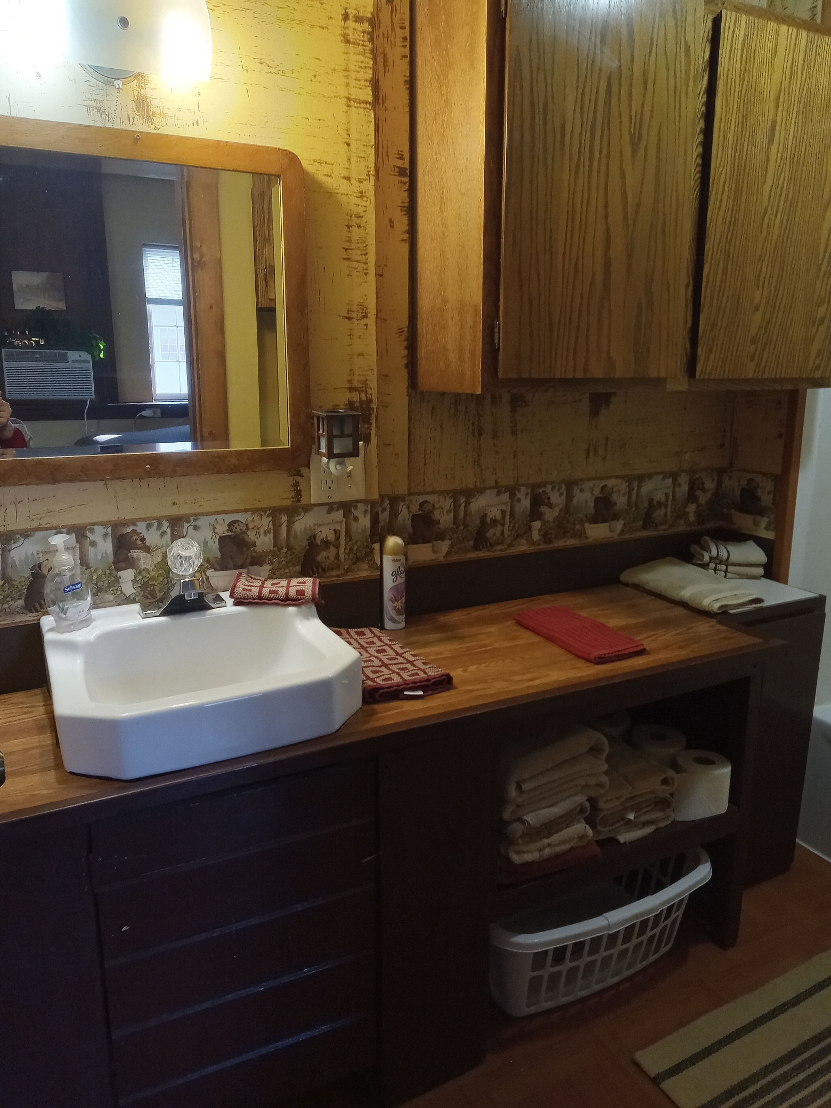 Hårføner, håndklær, såpe og toalettpapir