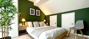 1 Bed - Sleeps 4 - Parking - 15 mins Gatwick