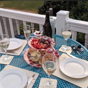Outdoor dining - Beautiful 2 Bed Caravan Southview Park Skegness (Skegness)