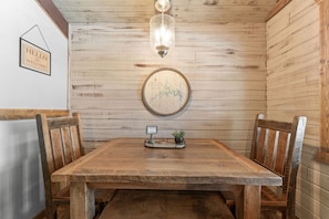 Dining - March Sale! Lakefront Cabin directly on Table Rock Lake: w/Pool+Hot Tubs (Branson)