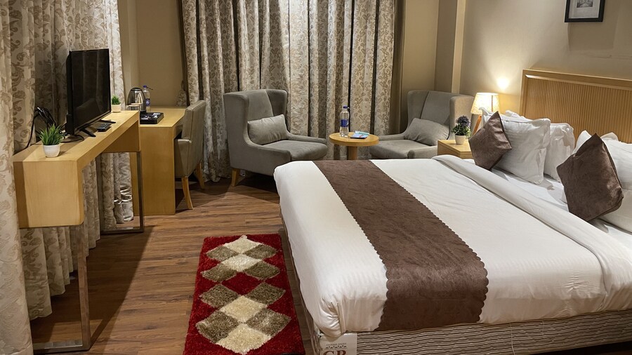 Saltstayz Select - Galleria Market & Golf Course Road