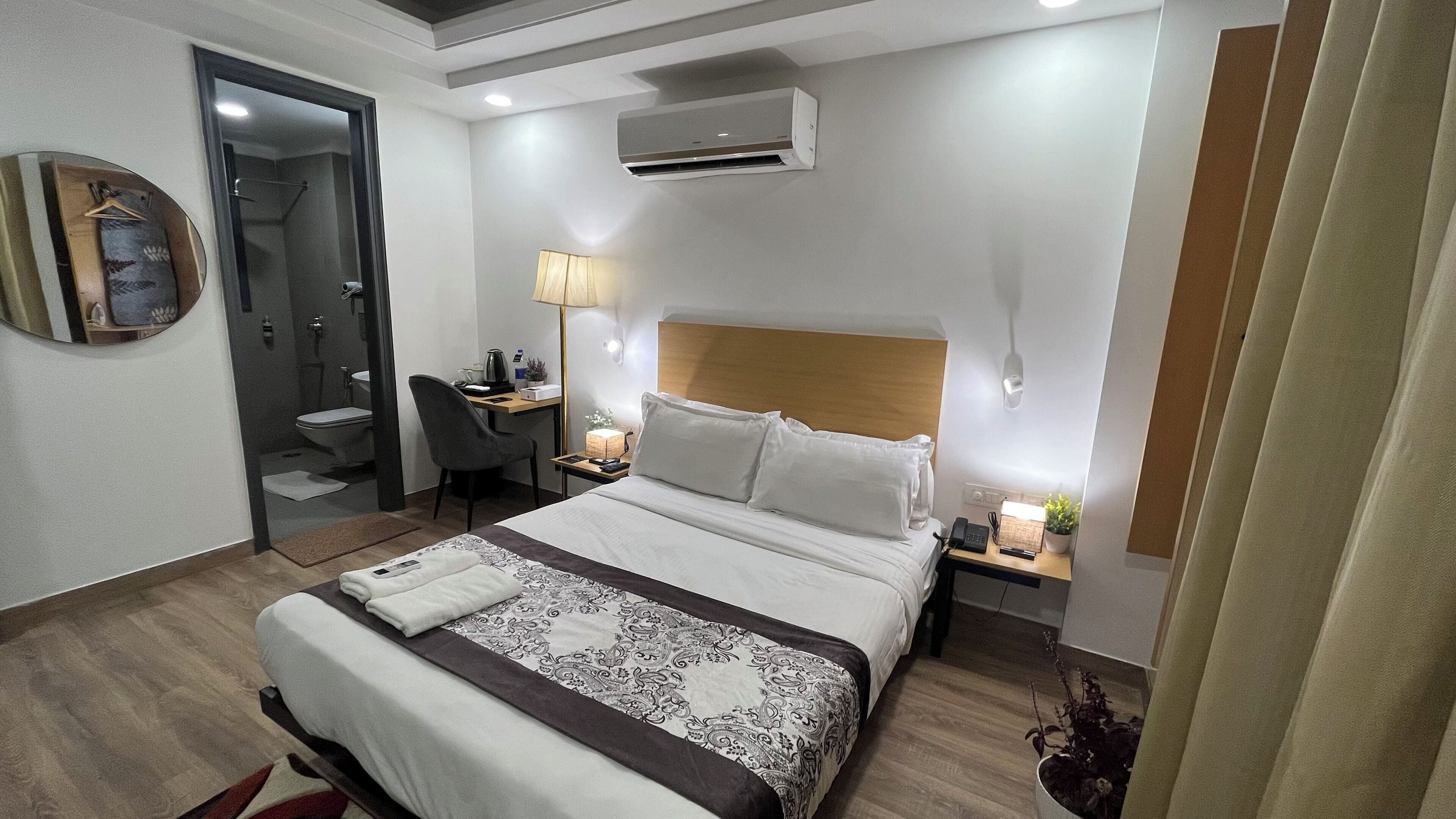 豪華雙人房, 1 間臥室, 城市景觀 | 高級寢具、客房內保險箱、書桌、遮光布/窗簾