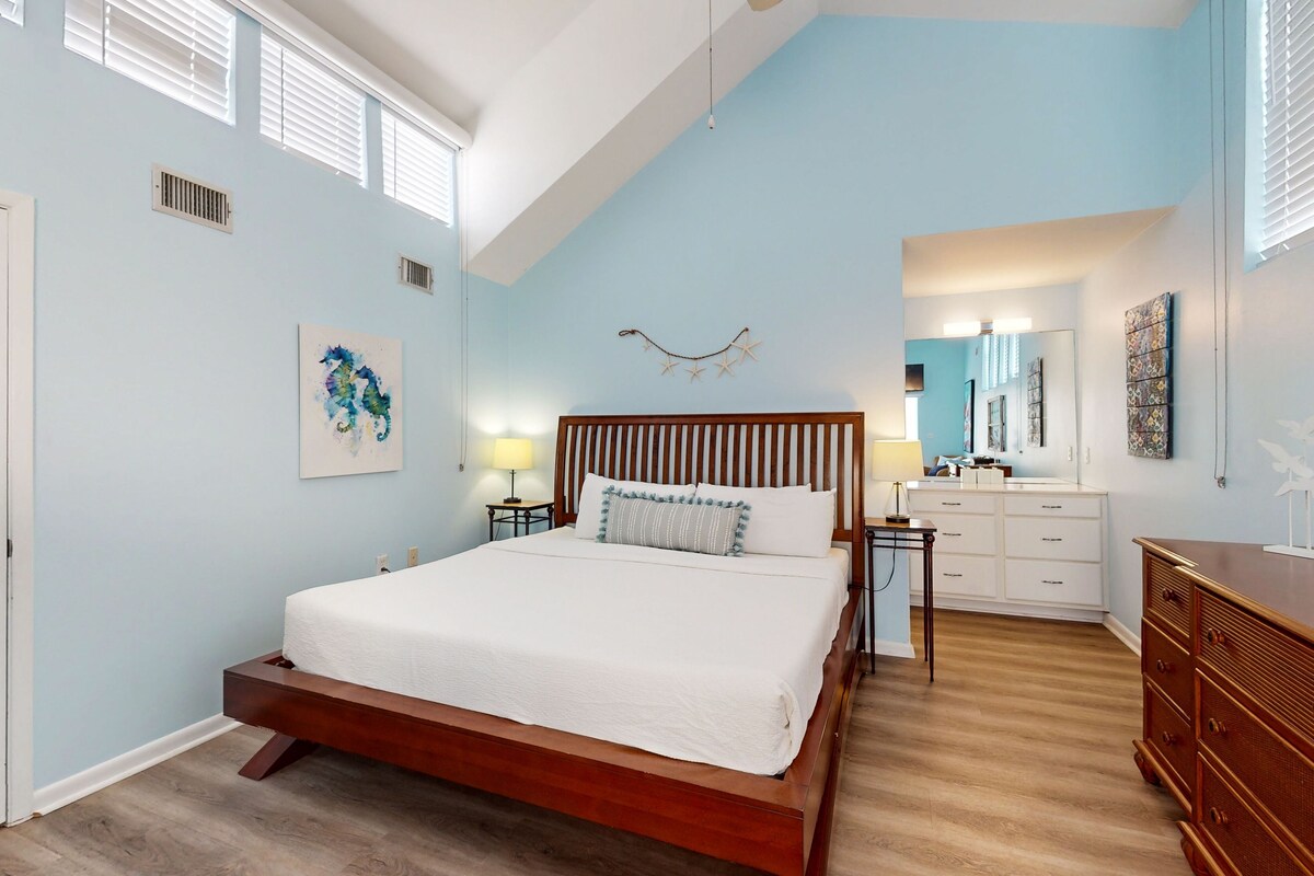 Photo 14 of Snowbird & dog-friendly condo with 5 pools, hot tubs, golf, tennis, pickleball
