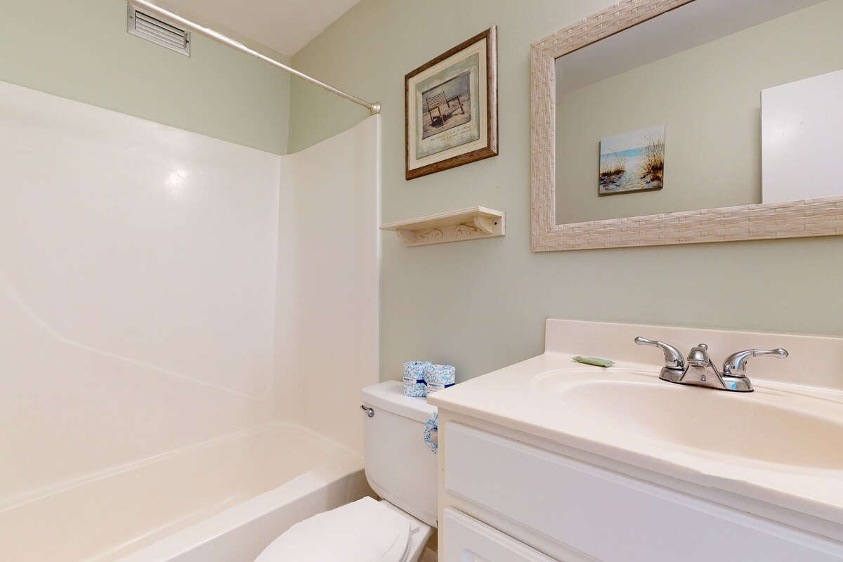Photo 15 of Snowbird & dog-friendly condo with 5 pools, hot tubs, golf, tennis, pickleball