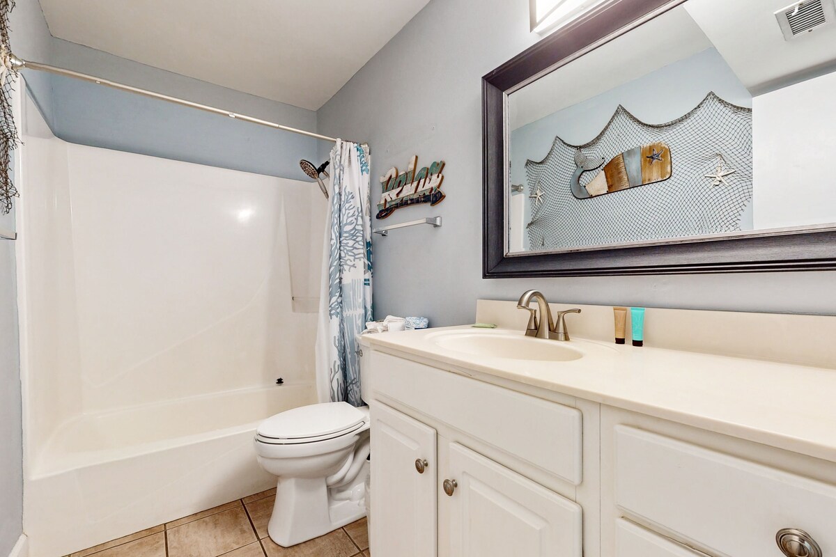 Photo 12 of Snowbird & dog-friendly condo with 5 pools, hot tubs, golf, tennis, pickleball