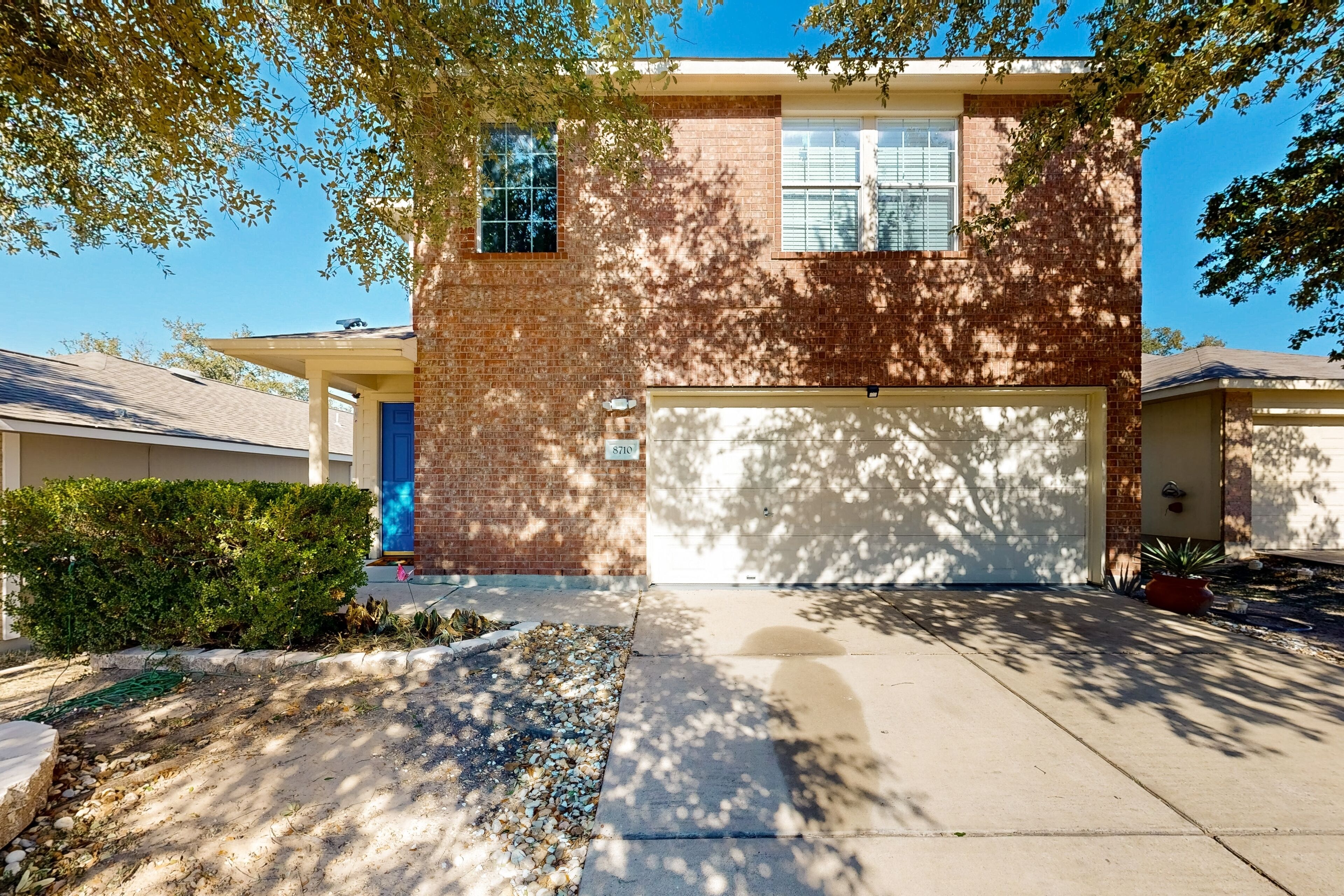 Charming getaway with sunny patio & enclosed yard - near downtown - dog-friendly