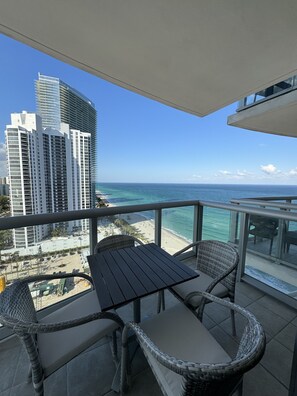 Outdoor dining - Ocean-view Condo Hotel Marenas Resort  near Aventura Mall. (Sunny Isles Beach)