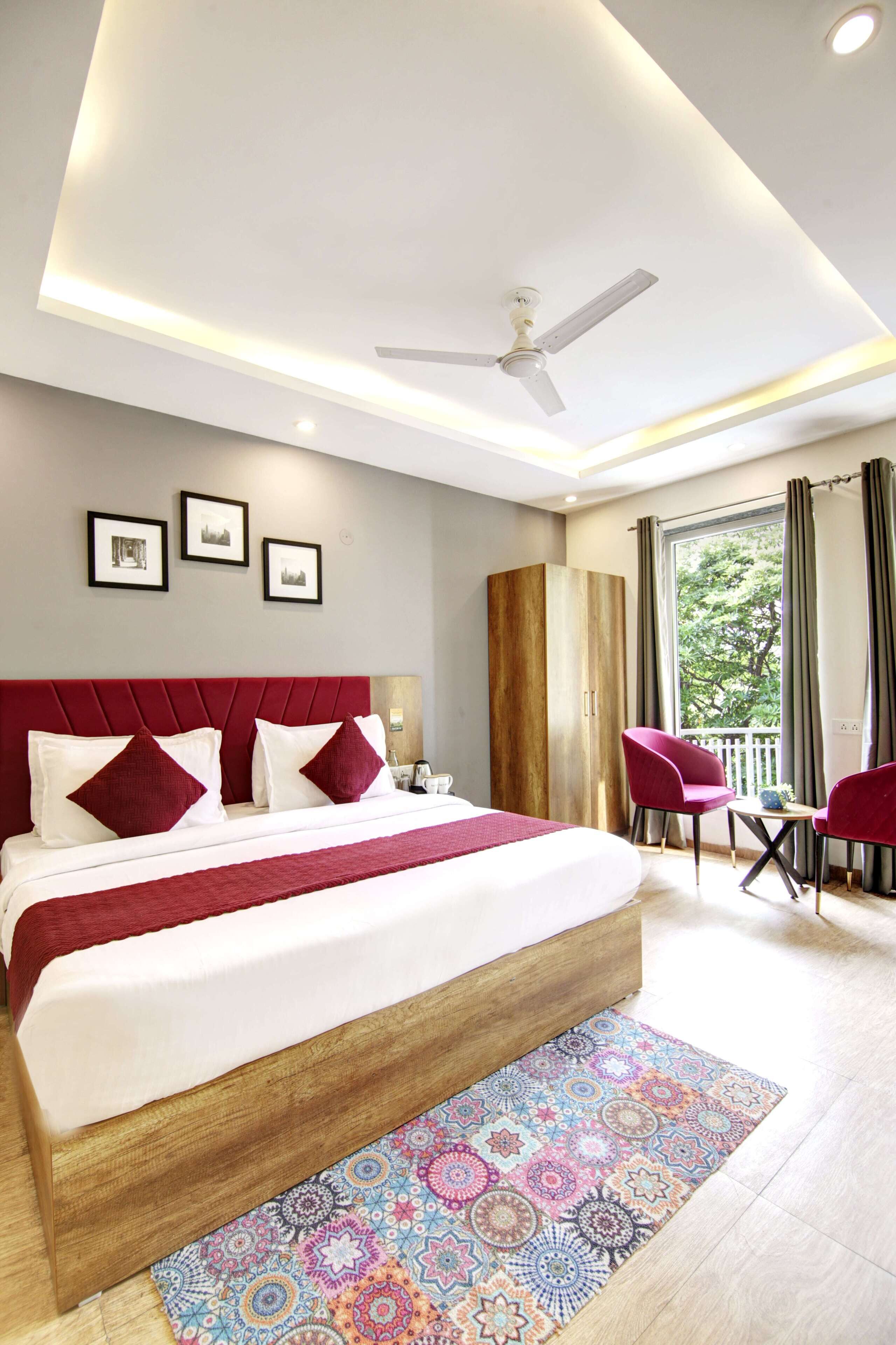 Premium bedding, in-room safe, desk, soundproofing
