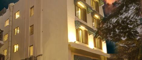 Façade de lâhĂ©bergement - soirĂ©e/nuit
