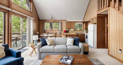Chalet w Huge Deck, Grill, WiFi, Mins to Bryce!