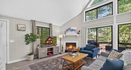 Chalet w Huge Deck, Grill, WiFi, Mins to Bryce!