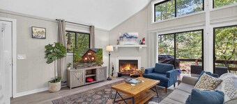 Chalet w Huge Deck, Grill, WiFi, Mins to Bryce!
