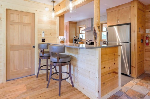 Mazama Panorama - 2 bedroom cabin at Wilson Ranch