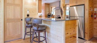 Mazama Panorama - 2 bedroom cabin at Wilson Ranch