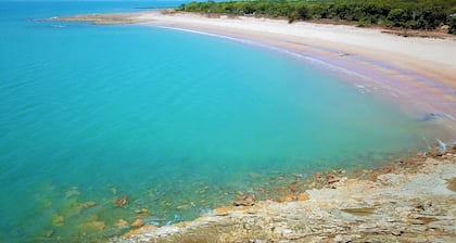 Unit 1 Golden Sands Retreat, Self-Contained Unit in Wagait Beach