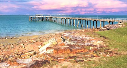 Unit 1 Golden Sands Retreat, Self-Contained Unit in Wagait Beach