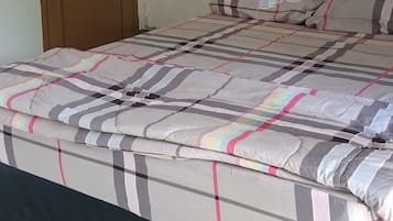 Bungalow romántico | 1 dormitorio, colchones con acolchado adicional, wifi gratis
