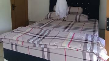 1 bedroom, pillow-top beds, free WiFi