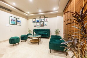 Reception - Saltstayz Express – Medicity (Near Medanta Hospital) (Gurugram)