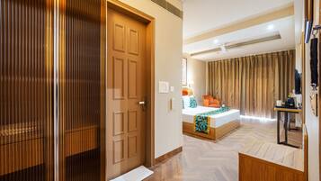 Deluxe-Doppelzimmer, 1 Schlafzimmer | Hochwertige Bettwaren, Schreibtisch, schallisolierte Zimmer