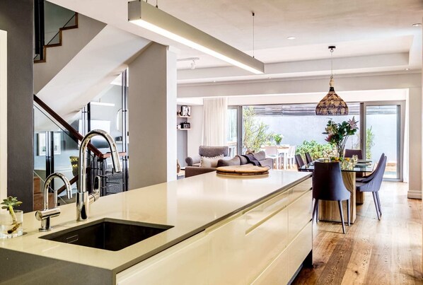 Interior - Tranquil Escape in Sea Point Aureto (Cape Town)